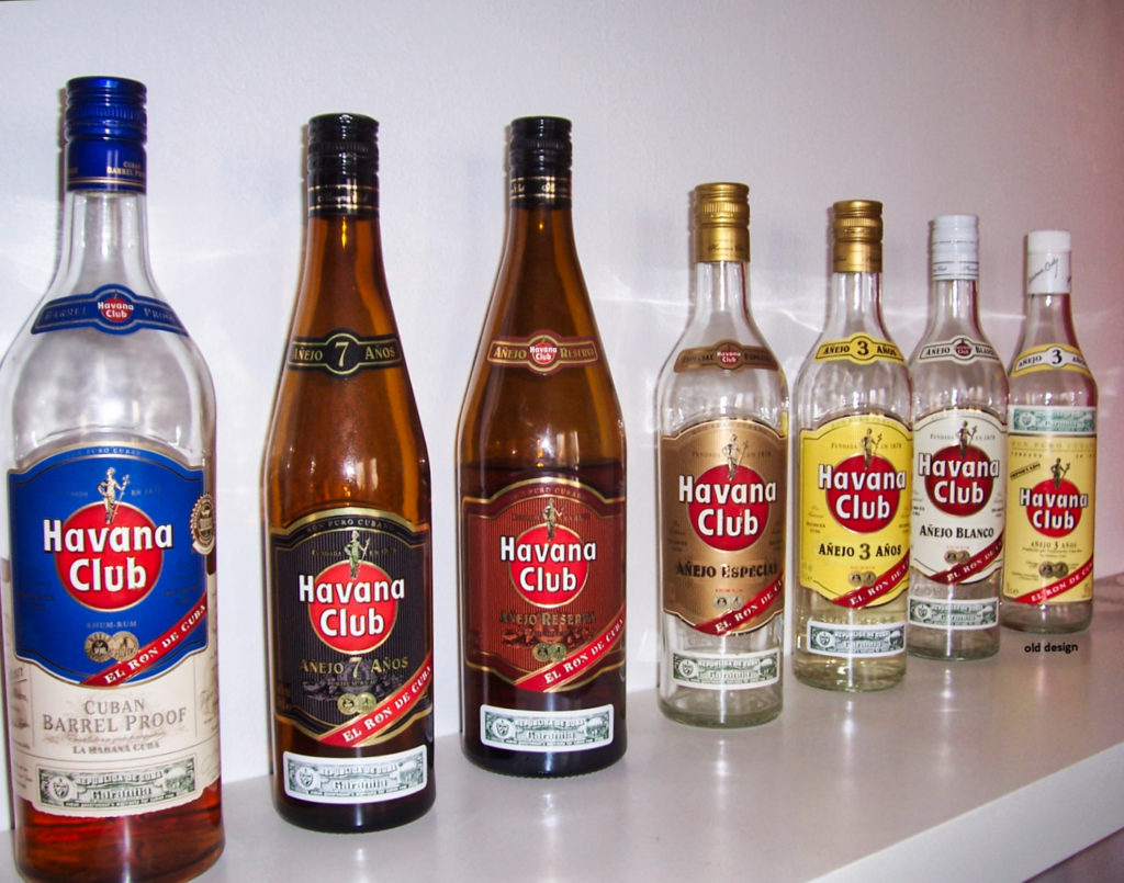 Verschiedene Flaschen Havana-Club-Rum